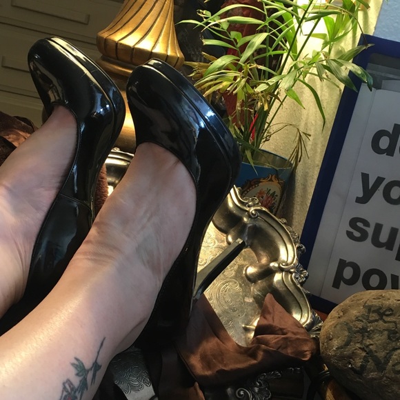 SEXY Retro Black Patent Leather Stilettos 👠 - Picture 1 of 5
